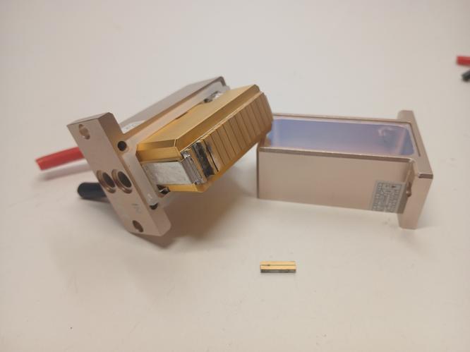 Как глазом отличить диоды на 50 и 100 ватт Распознавание мощности диодного блока визуально