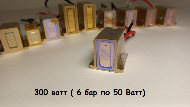 На фото ниже макро канальный диодный лазерный стэк ( лазерный стэк, диодная матрица) мощностью 300 ватт ( 6 бар по 50 Ватт).